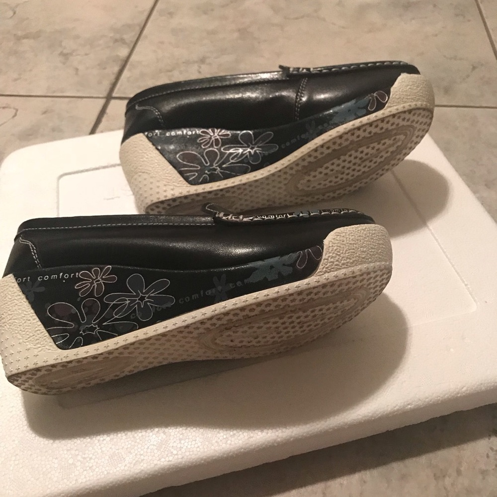 Shoes - Picture 3 of 3